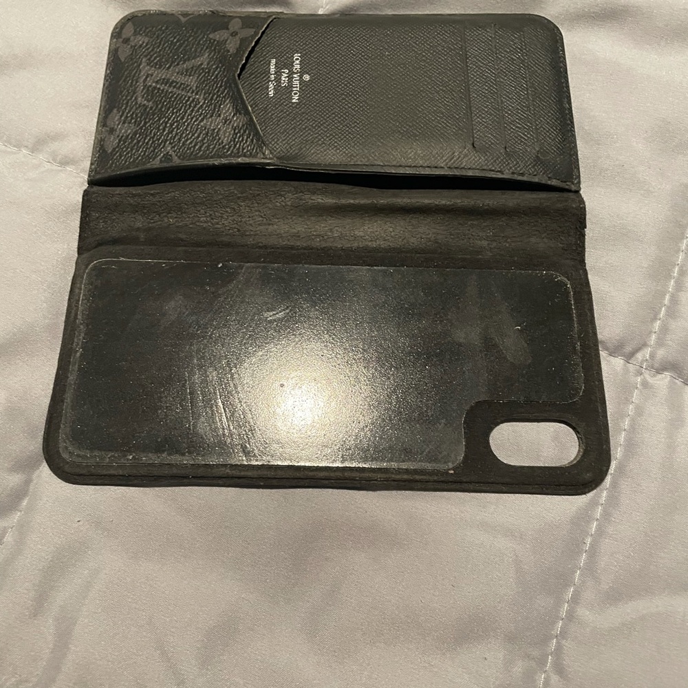 Luis Vuitton case for iPhone Xs Max.